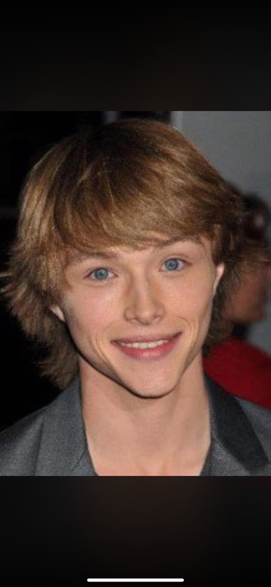 disney tried to convince us that this ugly ass boy was cute 😭