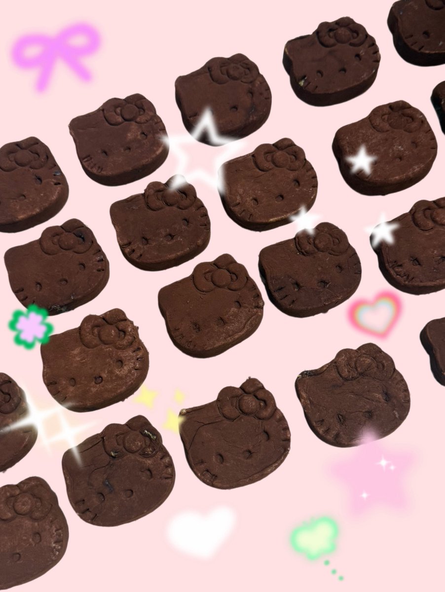 안녕하세요..

크래비티 팬콘 < VITY FESTA > 에서..
🎀 키티 두쫀쿠 🎀 나눔합니다..

양일 15개씩.. 소량이라..

⭐️ #앨러니짱 해시태그와 함께 
앨러니 칭찬 남겨주신 분들에게만..
⭐️ 귄이 가져오시면 프리패스..

솔직히 짱 맛있음..( '༥'  )

시간장소.. 당일 타래로.. 꾸벅 (_ _)