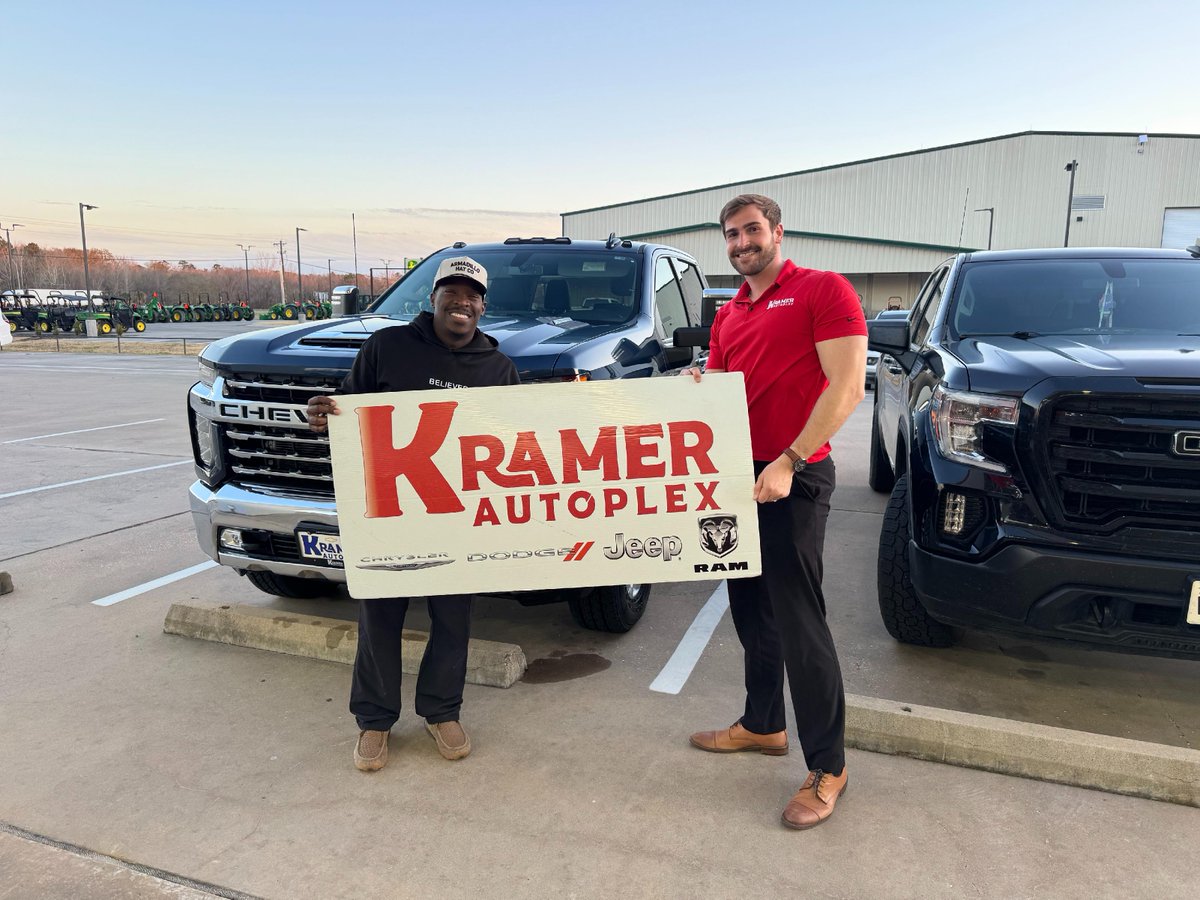 KramerAutoplex's tweet image. Matthew drove away very happy with the purchase of his new 2021 #Chevrolet2500 LTZ. 🎉 Welcome to the #KramerFamily! 

Come see Seth Brown for your next vehicle purchase! 
🖥️ Shop: bit.ly/3KTvcPz
#Kramer #KramerAutoplex #LivingstonTX
#NewCars #PreOwnedCars #KramerCDJR