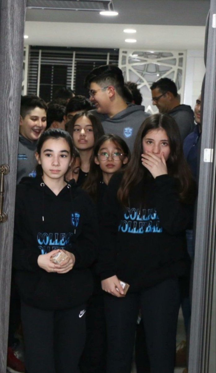 Eminne45's tweet photo. Canım çocuklar. ❤️💫
#isiasortakdavamız 
#6subat2023 https://t.co/pazpNYSPEv
