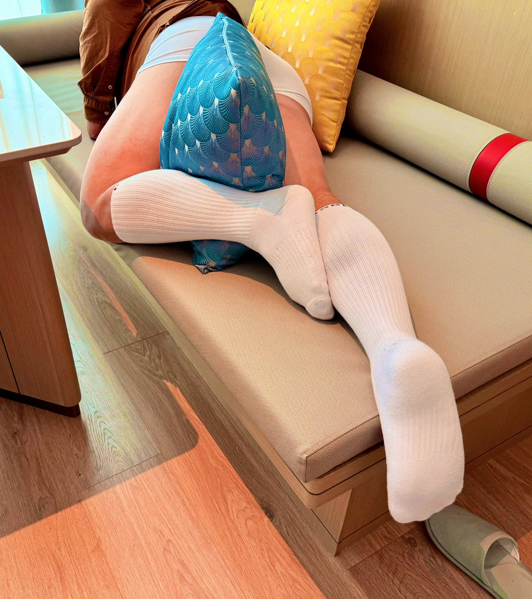 Isolated tweet media