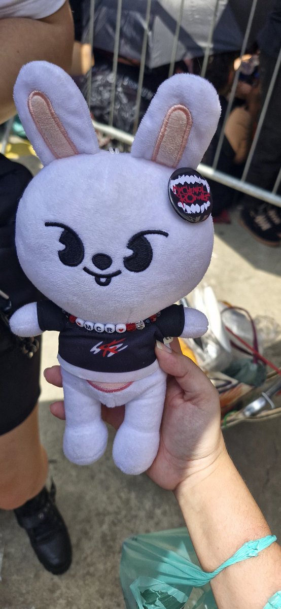 sscatastrophic's tweet photo. Leebit pronto para o show
#MCRBRASIL #LeebitPeloMundo #leebit
@Stray_Kids @fabikassie @MCRofficial https://t.co/7ABZykHfXd