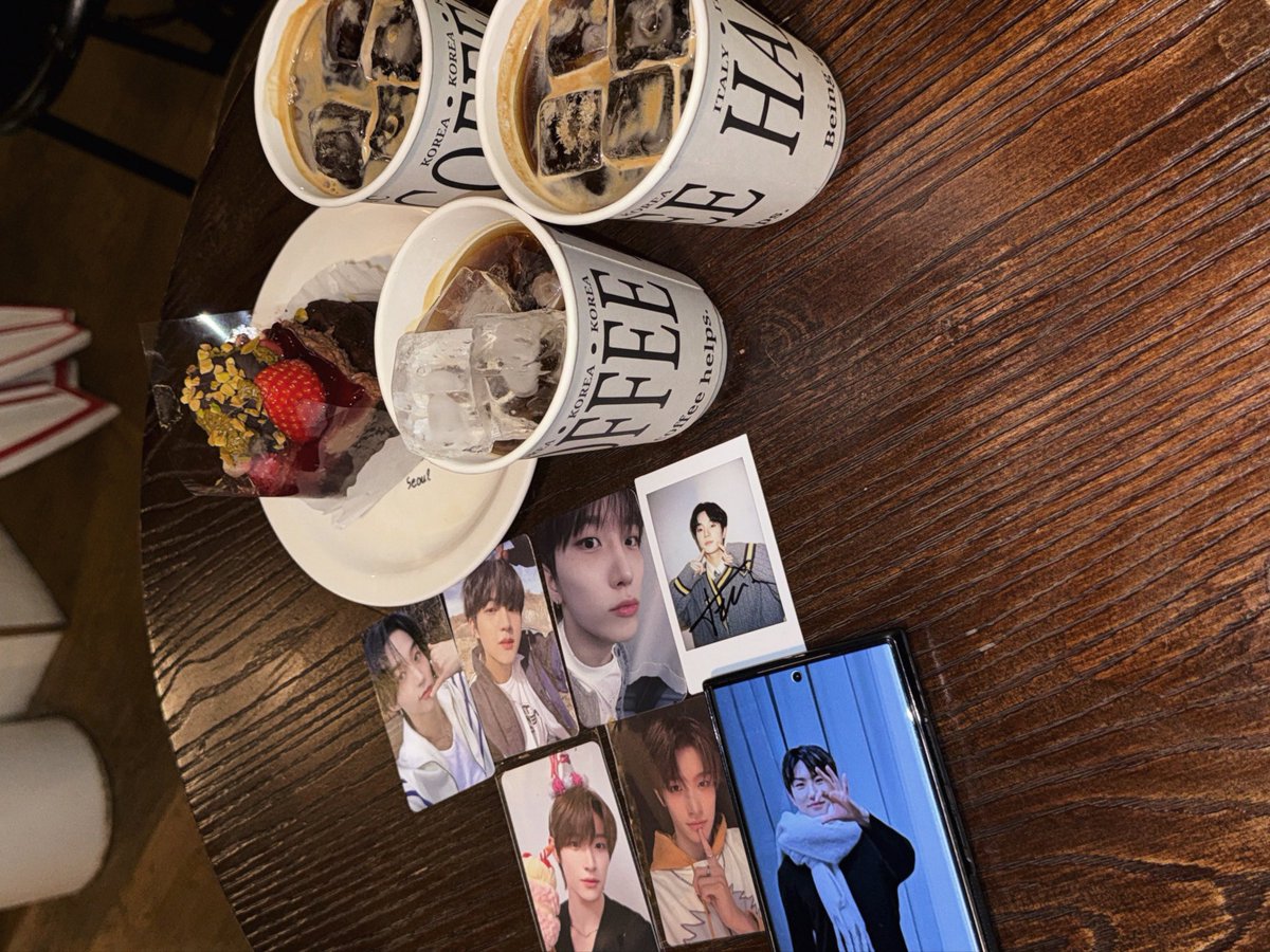 블루 tweet media