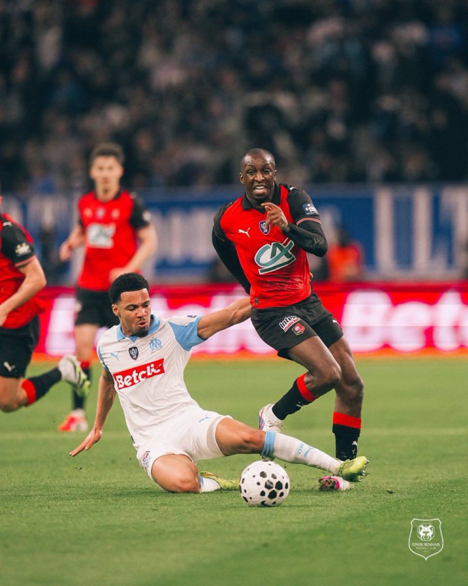 _BeFootball's tweet photo. Habib Beye 🇸🇳 : « Kamara 🇫🇮 faisait un très bon match 𝗝𝗨𝗦𝗤𝗨’𝗔̀ 𝗖𝗘𝗧 𝗔𝗧𝗧𝗘𝗡𝗧𝗔𝗧 𝗗𝗘 𝗡𝗪𝗔𝗡𝗘𝗥𝗜 🏴󠁧󠁢󠁥󠁮󠁧󠁿.

C’est moins grave que prévu, on a pensé à un moment qu’il y aurait pu avoir besoin d’une opération. Il se trouve que c’est une 𝗘́𝗡𝗢𝗥𝗠𝗘 𝗘𝗡𝗧𝗢𝗥𝗦𝗘. »

(CP)