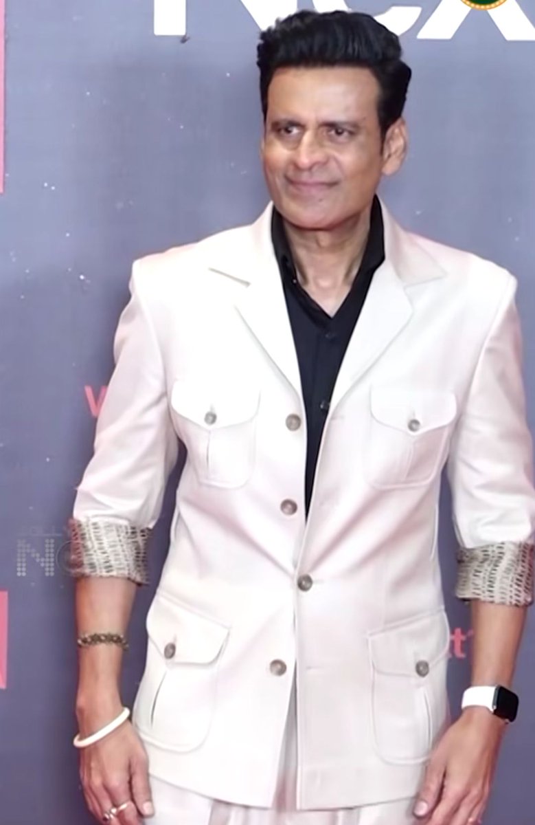 गोविंदा को एक और बड़ा झटका

भागम भाग 3 से गोविंदा को बाहर कर दिया गया अब उनकी जगह मनोज बाजपेई दिखेंगे

जिस फिल्म में गोविंदा जी की कॉमेडी देखने के लिए लोग पागल हुआ करते थे, उसी फिल्म से आज उन्हें ही निकाल दिया गया

ये गोविंदा जैसी एक्टिंग नहीं कर पाएंगे .....See more