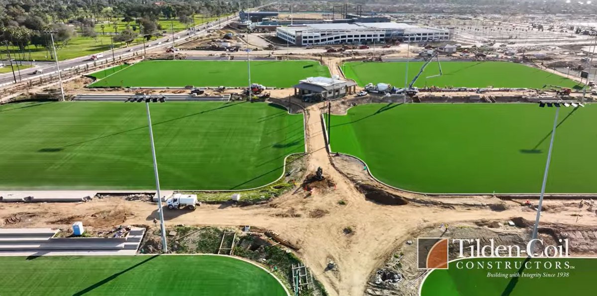 FieldTurf's tweet image. Amazing progress at Ontario Sports Empire, where @FieldTurf #artificialturf is being installed on over 20 fields! We're proud to be part of this collaboration, promoting greater access to sport in the @CityofOntario and the surrounding region☀️Discover more: