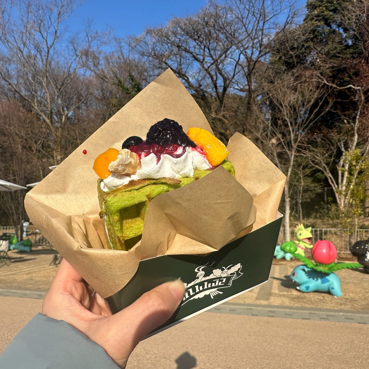 ポケパークカントーグルメ
①カフェラテ¥800
ちょい苦味の強いコーヒーだったので
カフェラテでもちょっとコーヒー感強いかも。と感じる方もいると思います

② ほうれんそうのフライドポテト〜シーザークリームソース〜¥600
ほうれん草は色だけで味はフライドポテト
シーザークリームソースが
続