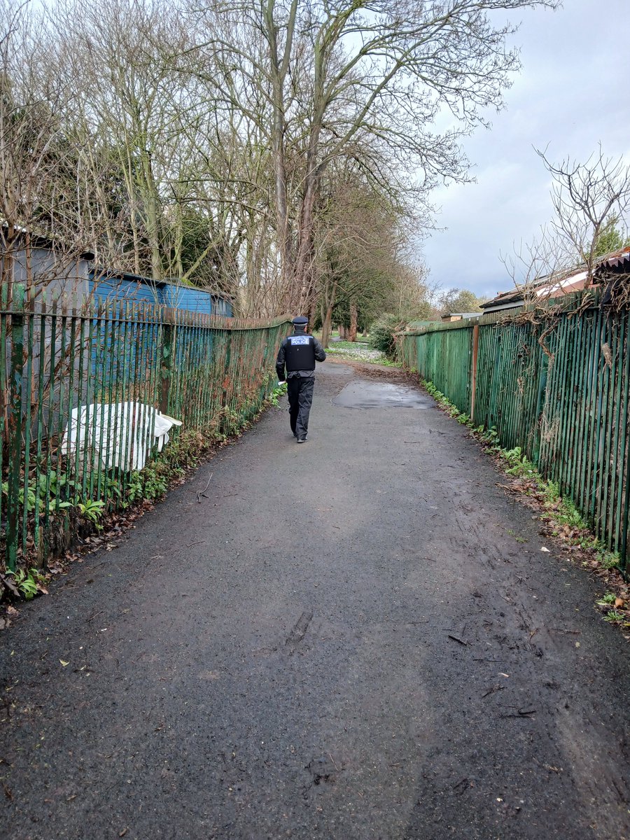 SNT officers are carrying out regular patrolling in Norbury Hall Park, with a particular focus on the alleyway to the tennis club, as this is one of our current ward priority.

Please get in touch with us if you have any concerns.