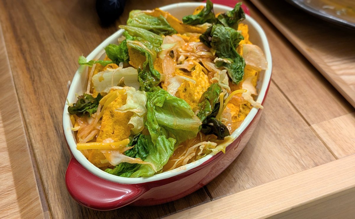 今日はかんくんの油淋鶏を食べたいとの熱い希望を受けてBuddiesに行ってまいりました

定食で食べられるのがありがたいです🙏

アイスやコーヒーもメニューに加わったのがとても嬉しい！

どれも美味しかったです😋

今日はGLAYER以外の方が多かったけど、色んな話しが聞けて楽しかった〜