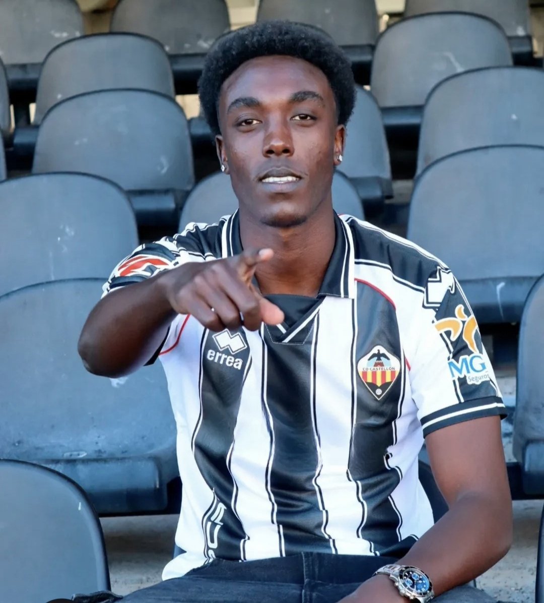 Óscar Gil llegó este verano al Juvenil División de Honor procedente del Villarreal y tras ser internacional con España.

A principio de enero abandonó Gran Canaria y ha fichado por el Castellón

Disputó 5 partidos y 344 minutos con Las Palmas