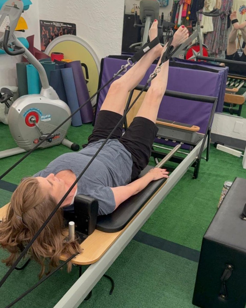 ellenmitchel's tweet photo. In November I took a pause because of a shoulder injury.
Today reminded me exactly how much I have missed the gym.

It felt so good to simply move my body again.
Not chasing perfection, just showing up and feeling stronger with every rep.

Huge love to my trainer Liz. https://t.co/gIjzsFaIeE