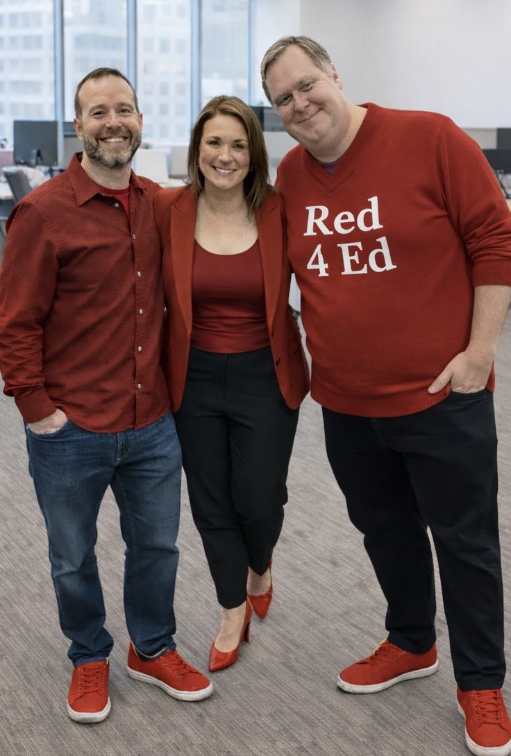 dpsuoecta's tweet image. It’s our first @OECTAProv #DPSU #RedforEd in 2026! Join us in solidarity as we fight for publicly-funded #OntEd. Tag in below with your Red for Ed pictures. Our next #EdSolidarity day is on March 6th; let’s paint Ontario red in support of proper funding for our schools.