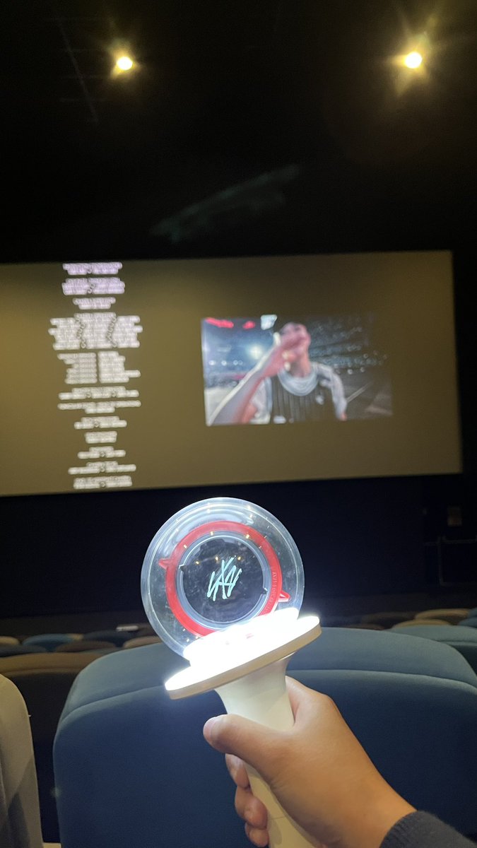 beat_yun's tweet photo. While watching the movie, I felt very happy and very proud to be a Stay 🤍🥹. Stray Kids... all eight of you... thank you for being in this world. Thank you for being the source of my happiness ❤️ #The_dominATE_Experience #StrayKids https://t.co/mVCPnOsYqR