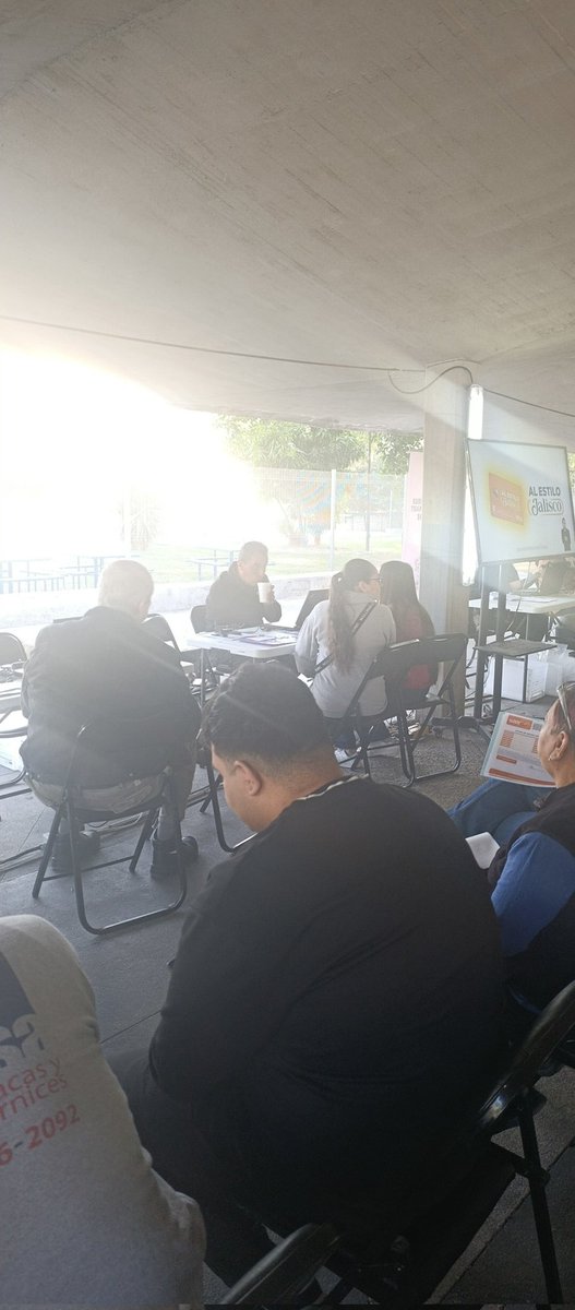 acsuca's tweet photo. En el Módulo de #LaUnica #alestilojalisco de Unidad Deportiva López Mateos no hay sistema.. tienen cerca de 30 min y la acumulación de asistentes crece, comenzamos a perder la paciencia..
@Trafico_ZMG @GobiernoJalisco
@nmasguadalajara https://t.co/dAWmSO4CFo