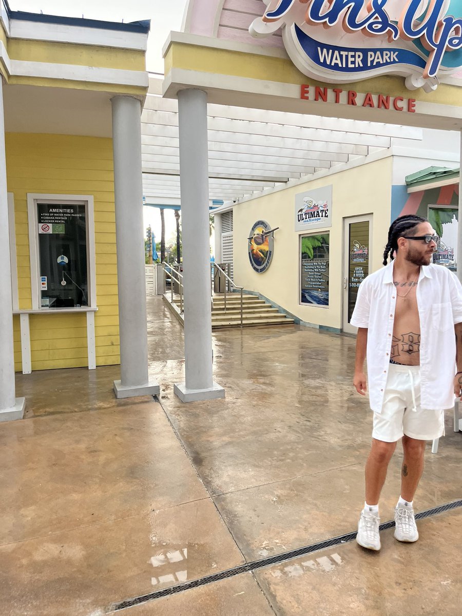 1globalmongo's tweet photo. All White like the mf Pope 🦙🥡🤍🥼🕊️ https://t.co/DTKutI2Caf