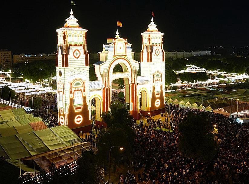 GonzaloTortosa's tweet photo. Cambian de fecha la final de Copa porque coincide con la Feria de Sevilla y la ponen el finde previo a La Feria cuando hay más gente en la ciudad.

Y para rematarlo, cambian el Real Betis-Real Madrid a ese fin de semana de La Feria.

El nivel de La Liga y la RFEF es VERGONZOSO. https://t.co/1vuwUAIhFo