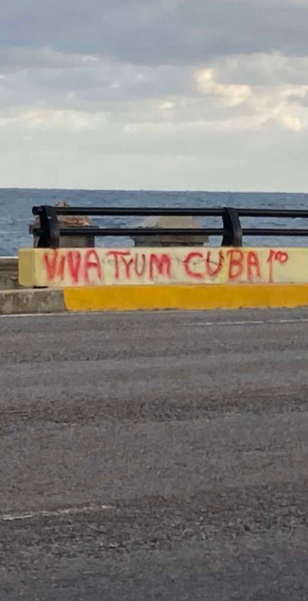 RickyCastilloG's tweet photo. Así amanece el malecón de La Habana hoy! Vía: @cuba_primero #SOSCuba #CubaPrimero https://t.co/UlN2qRaaRK