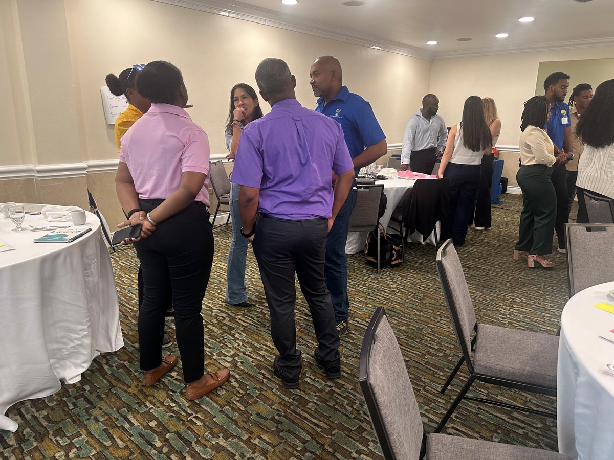 UNEP_CEP's tweet photo. 🌿Day 1 of our Regional Seagrass Restoration Workshop set a strong foundation. With partners across the Wider Caribbean, we explored restoration guidance, effectiveness, & blue economy opportunities. In partnership with JNCC + funded by the UK’s SBE programme. #BlueEconomy #SPAW https://t.co/vri4PIwKg2