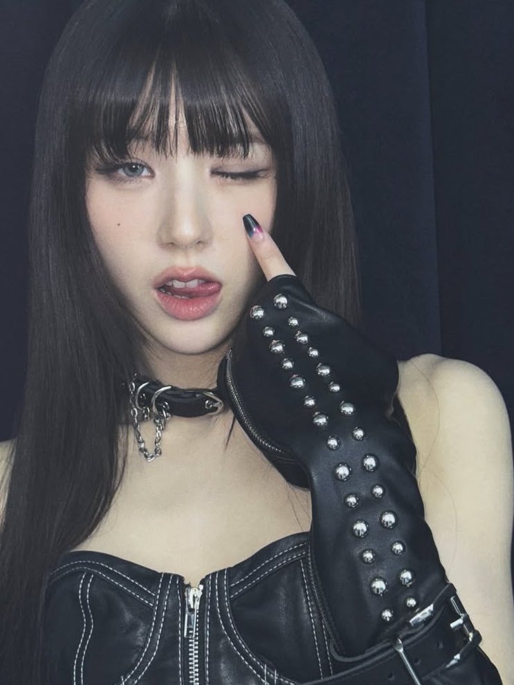 Bunny Blog, tweet media