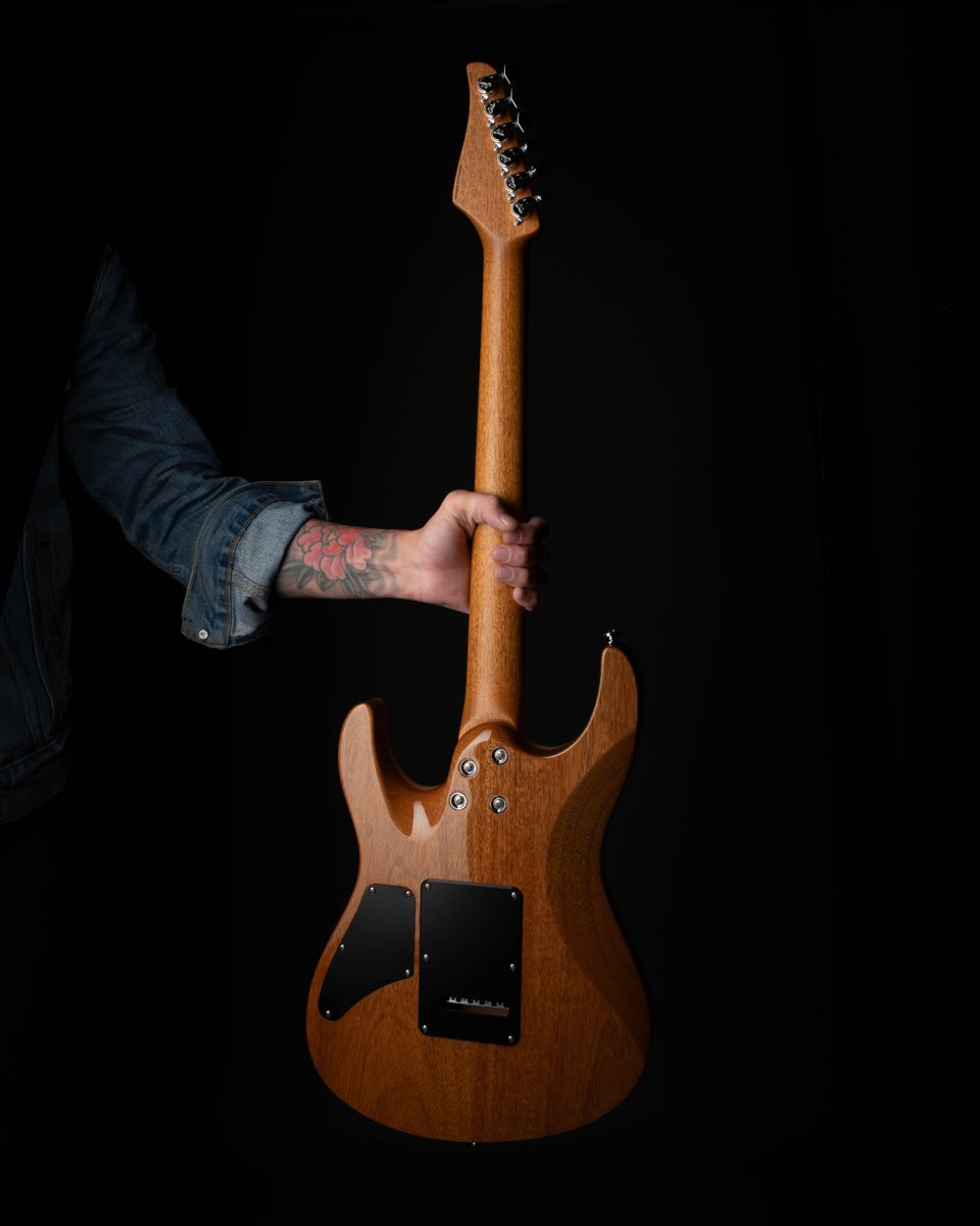 Suhr Custom tweet media