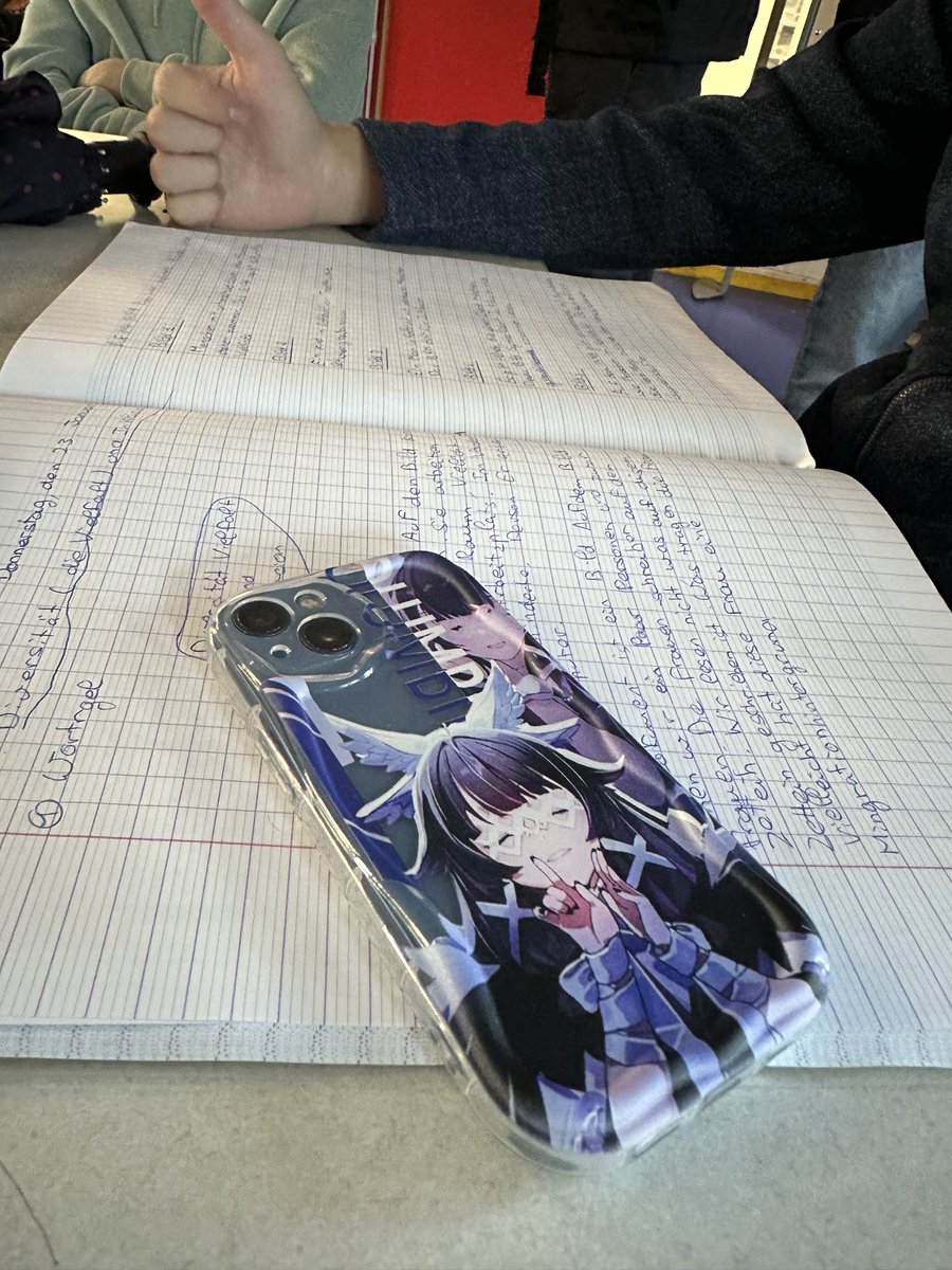 yxbiniis's tweet photo. c’est quoi ce puant pro max #columbina https://t.co/9qyZ1T2gyY