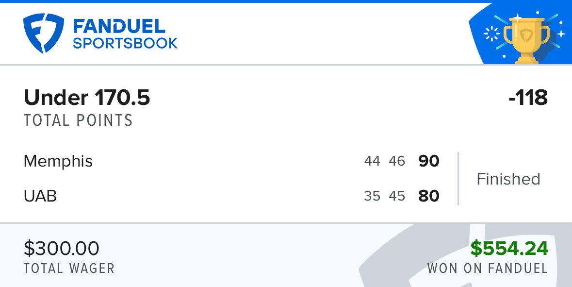 OddsAnchor_11's tweet photo. Waiting for late-game discrepancies to set up middles. Every half point is amplified late. #sportsbetting https://t.co/YzGF845Klh