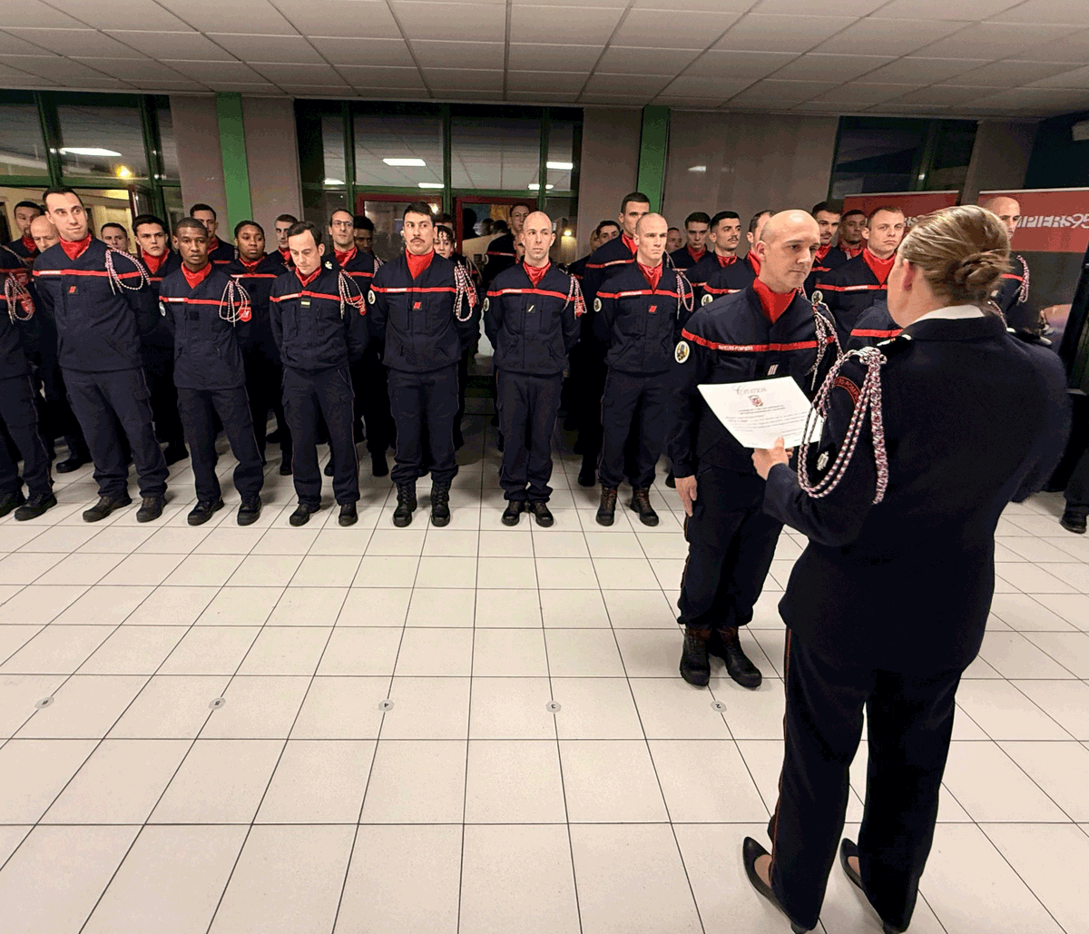 Sdis_95's tweet photo. [Mise à l’honneur🎖️] Le jeudi 5 février s’est déroulée la cérémonie annuelle du Centre de Secours Principal d’Argenteuil, dédiée à la remise de distinctions aux sapeurs-pompiers du centre.

Cet événement s’est tenu en présence de Monsieur Cyril Alavoine, Sous-Préfet d’Argenteuil, de la Colonelle Blandine Lefort, Directrice Adjointe Départementale du #Sdis95, du Capitaine Frédéric Callewaert, Président de @udps95 du  ainsi que du chef de groupement.

À l’issue de cette cérémonie, le Sergent-Chef Florent Hanne a reçu le prix de l’innovation. Fortement investi au sein du #Sdis95, il se distingue par son engagement constant au service de la formation et de l’innovation.

Il est notamment porteur d’un projet dont l’objectif principal est de faciliter l’intégration et la formation des nouvelles recrues au sein du Centre de formation. 💫

Toutes nos félicitations pour son engagement exemplaire et cette distinction pleinement méritée.

Et un grand bravo à l’ensemble des récipiendaires.👏

Crédit photo : CSP Argenteuil