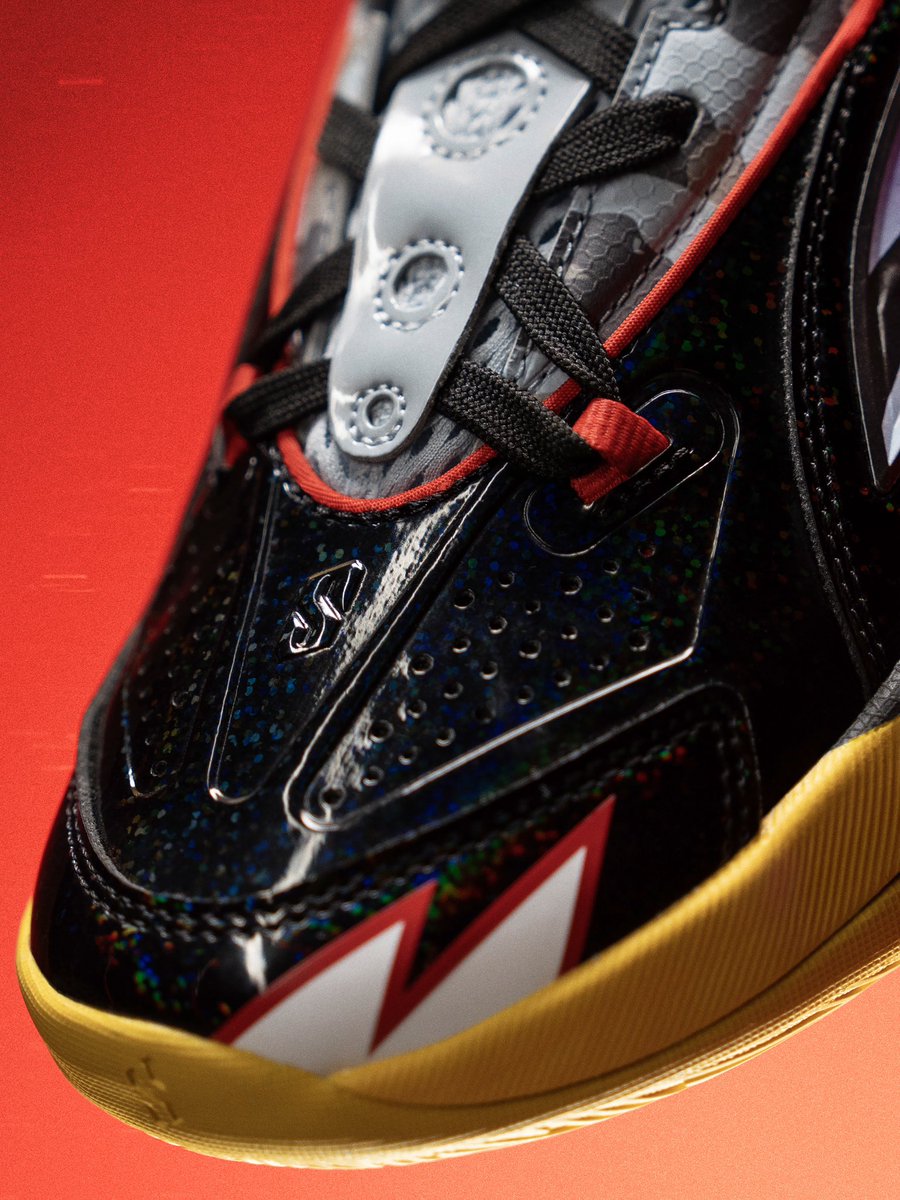 PUMAHoops's tweet image. Built for explosive speed and raw power. 

Scoot Zeros III out now.