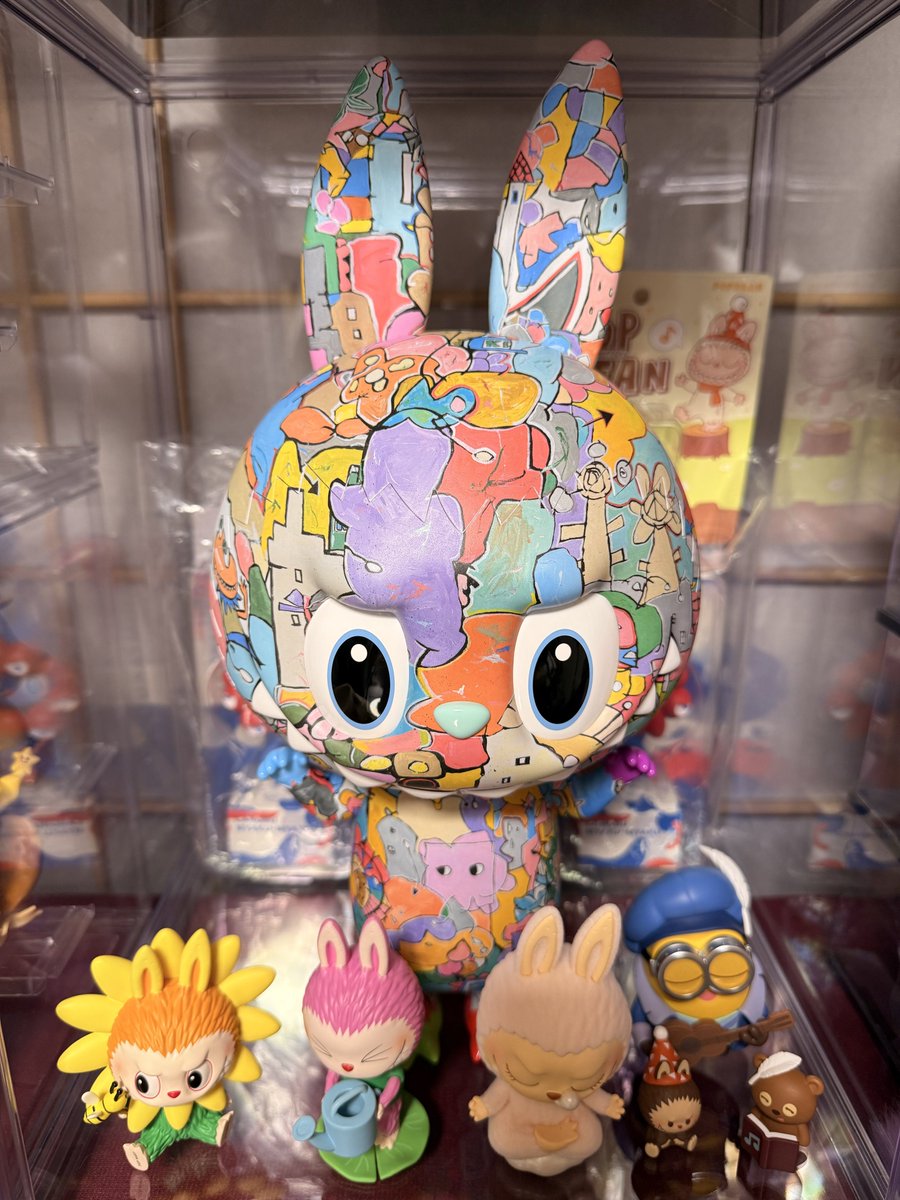 MEGA LABUBU 400% Tenth Anniversary