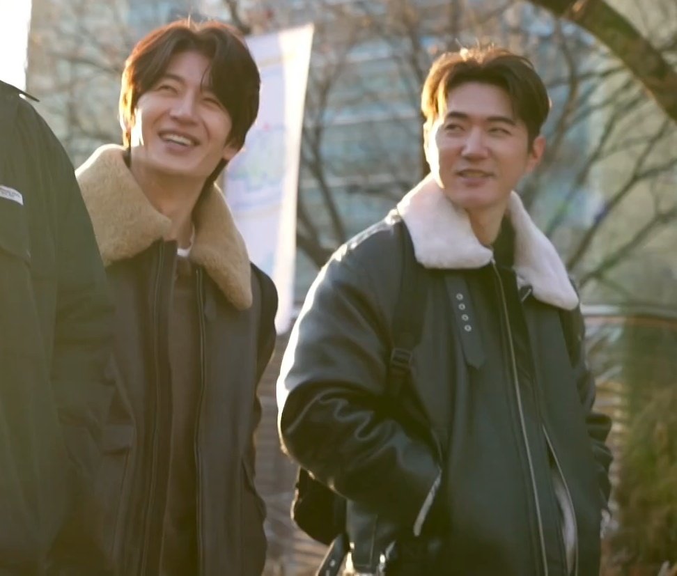 to.덴호이
두분 무스탕 어디껀지좀 알려주세요