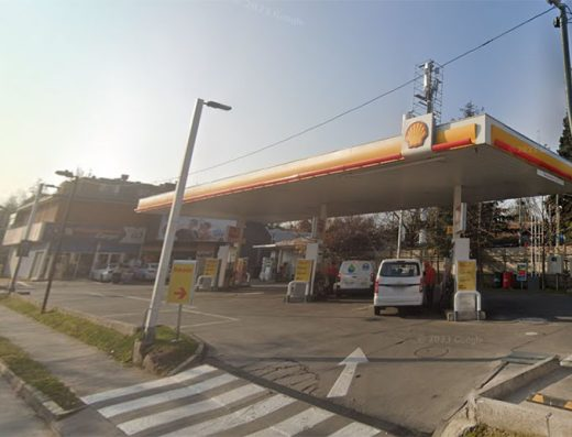 Hoy en la mañana fui a una gasolinera Shell, un joven me atendió, me lleno el estanque y debido a que aún era temprano conversé un rato con el sobre lo que sucedió con Copec, me dijo que esas lesbianas deberían hacer sus asquerosidades en privado. Lo felicité y le di propina.
