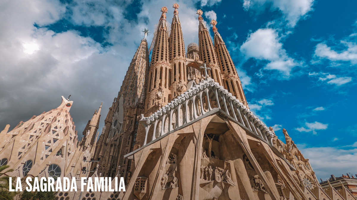 España es uno de los países con mayor patrimonio cultural del mundo. 🏛️

Viajar por sus ciudades es recorrer siglos de historia, arte y culturas que dejaron huella en cada rincón. ✨🇪🇸

#ThinkYouKnowSpain #EspañaEsCultura #Patrimonio #VisitaEspaña