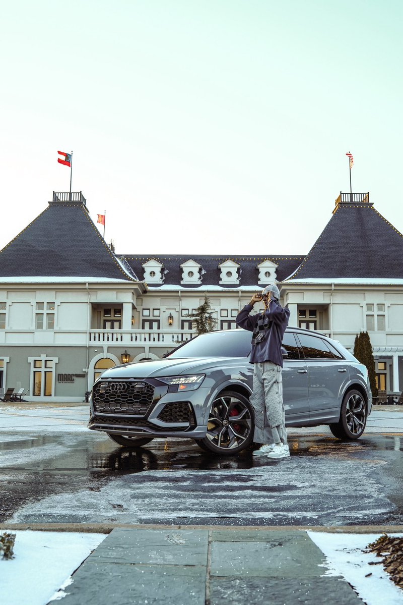 Tussalty's tweet photo. I bought my dream SUV at 23 😭 https://t.co/7DHPUNp9tT