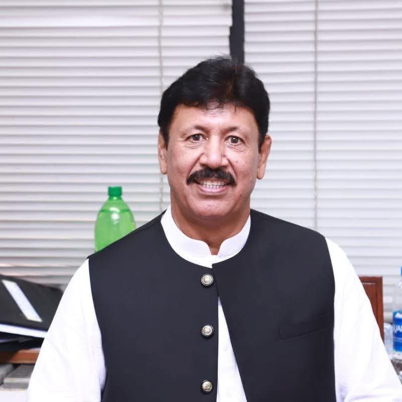 اناللہ واناالیہ راجعون

عمران خان کے دیرینہ ساتھی اور پاکستان تحریک انصاف کے بانی رکن، سیالکوٹ باؤ امجد لطیف بٹ صاحب امریکہ میں وفات پاگئے ہیں۔
مرحوم نے اپنی پوری زندگی نظریے، جدوجہد اور حق کے ساتھ وفاداری میں گزاری۔
اللہ تعالیٰ ان کی مغفرت فرمائے اور انہیں جنت الفردوس میں اعلیٰ