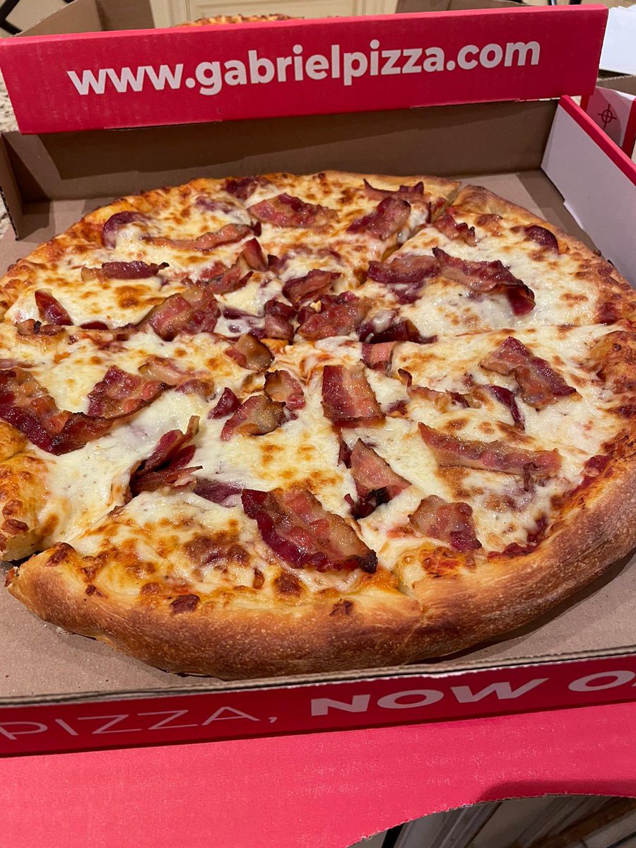 GabrielPizza's tweet photo. GO CANADA GO 🇨🇦🍕🥇

12” Go Canadian Pizza loaded with pepperoni, mushroom, bacon and cheese is just $18.67 now thru February 22, 2026 when you order on the app! https://t.co/RwDSE3uxyk