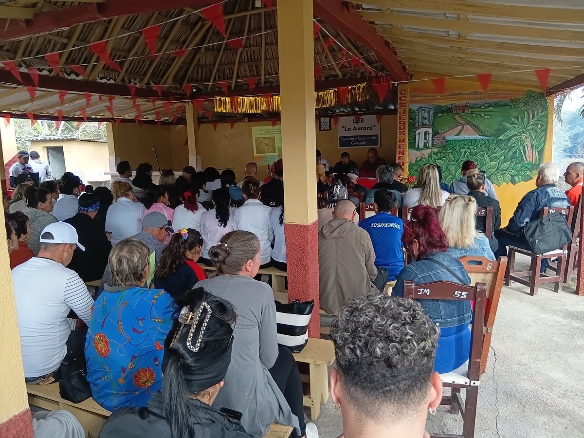 Con una condena al recrudecimiento del #Bloqueo de #EE.UU a #CubaEstáFirme los trabajadores de la <a href="/EMCYGC/">Empresa de Comercio Y Gastronomía Cabaiguán</a> de #Cabaiguán #SanctiSpíritusEnMarcha iniciaron su asamblea de balance correspondiente a 2025. <a href="/Yuleisy28822351/">Yuleisy Cancio</a> <a href="/LaritzaCon11073/">Laritza Concepción</a> <a href="/BeatonNunez/">Alberto Beaton Nuñez</a>