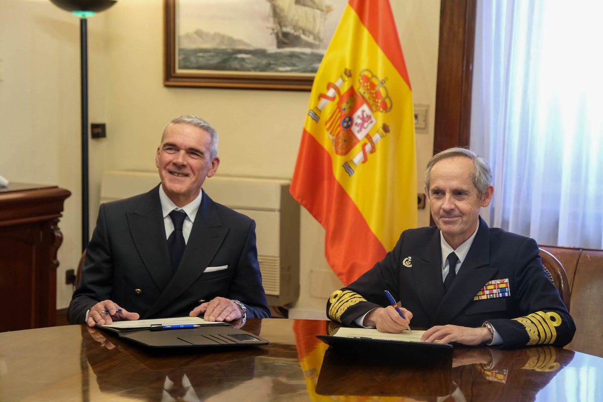 Armada_esp's tweet photo. ⚓️ 🇪🇸La Armada ya prepara el centenario del B.E. #JuanSebastiándeElcano.

🔏Hoy firmamos el primer convenio con una empresa colaboradora que dará visibilidad a un siglo formando marinos, proyectando valores y llevando #España más allá de nuestras fronteras.

#SomosLaArmada https://t.co/C4e6LfZ4dc