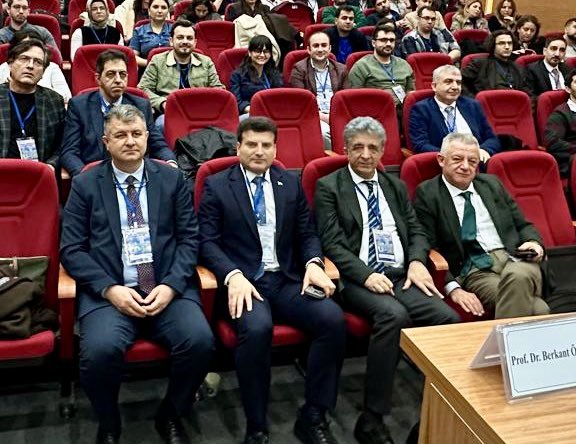 nurettin_yiyit's tweet photo. Süreyyapaşa Göğüs Cerrahisi Eğitim Kliniği ve TGCD birlikteliğinde hazırlanan Minimal İnvaziv Pektus Cerrahisine Giriş Sempozyumunda meslektaşlarımızla bir araya geldik. #pectus #göğüscerrahisi #sempozyum #türkgöğüscerrahisiderneği #süreyyapaşagöğüscerrahisi https://t.co/dQ38eWhX4L