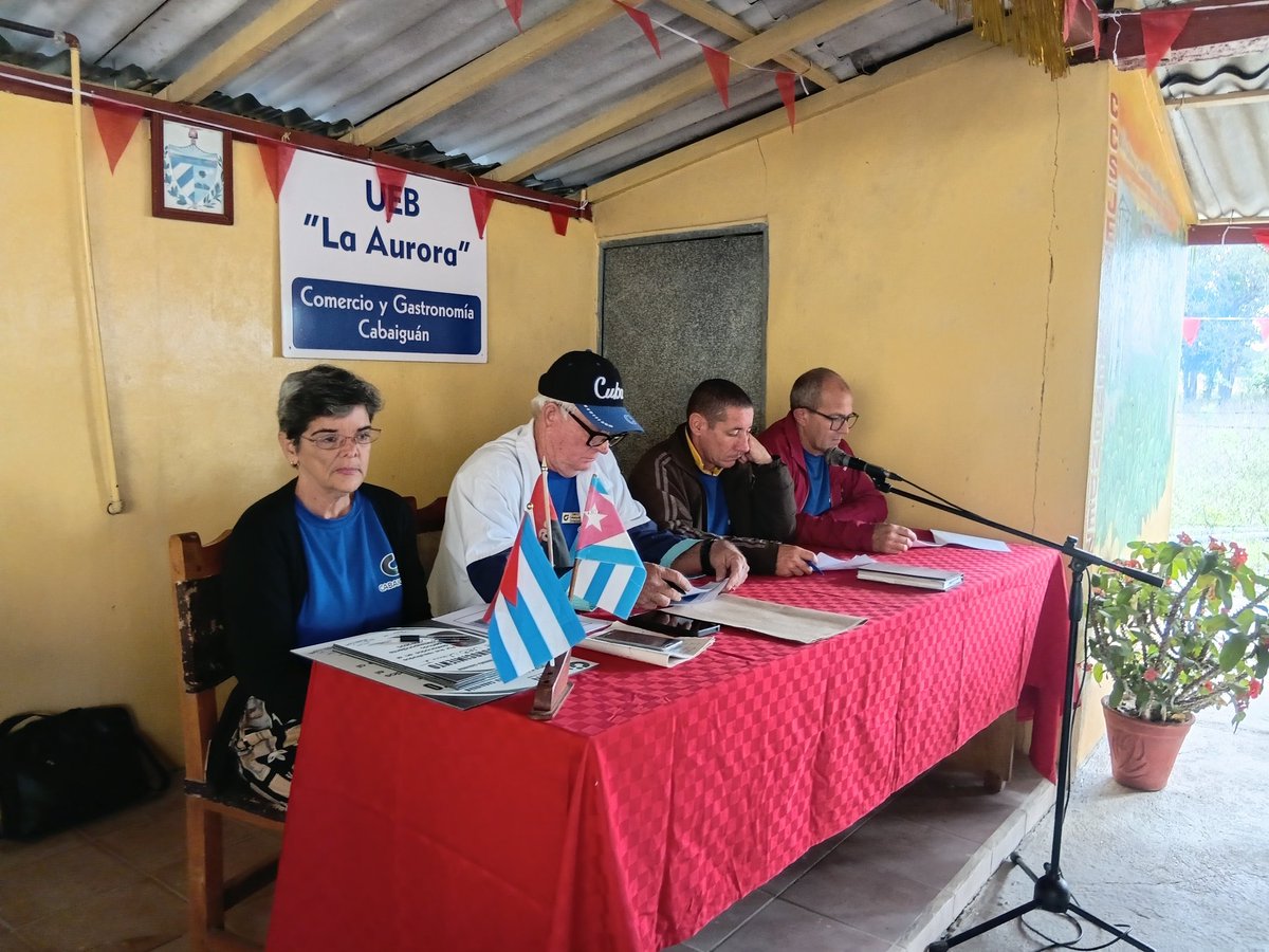 LillipsyB's tweet photo. Hoy los trabajadores de la @EMCYGC de #Cabaiguán #SanctiSpíritusEnMarcha analizan los resultados de su labor durante 2025. #PorUnComercioPerfeccionado @Yuleisy28822351 @LaritzaCon11073 @BeatonNunez https://t.co/o4ZABXejMm