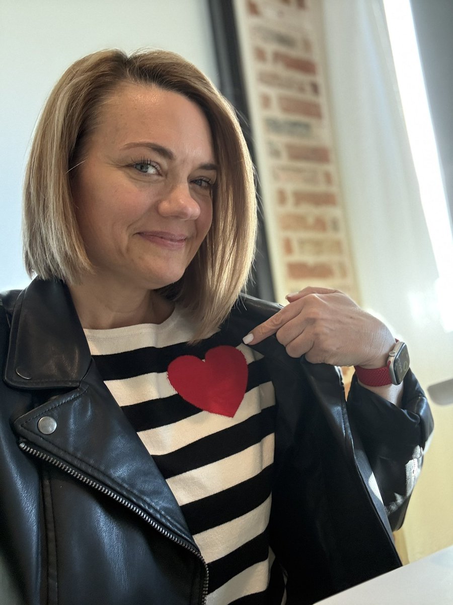 Sarah Hill tweet media