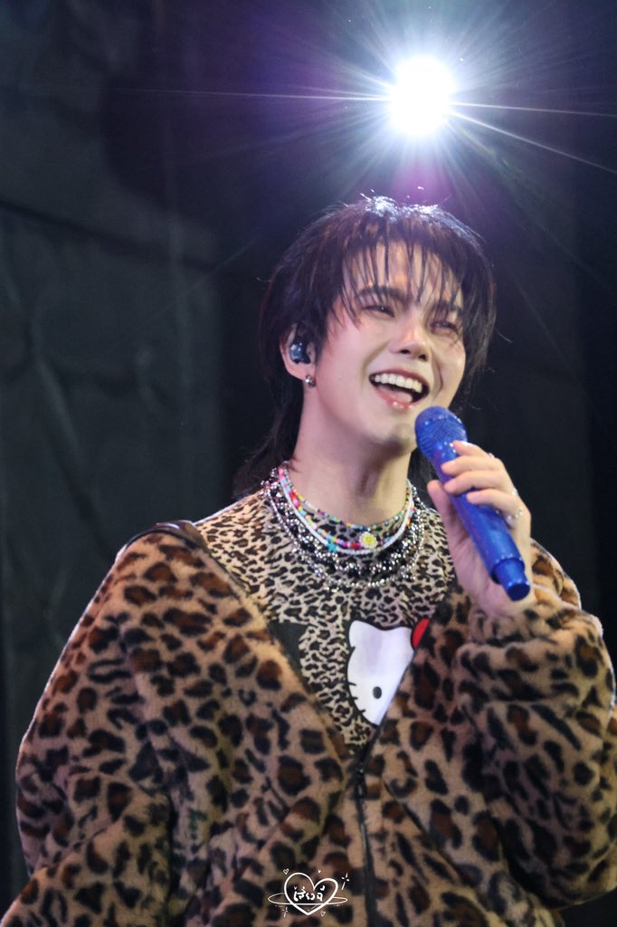 It 's nothing. Just miss you. Miss you very much.💙

#BuildJakapan 
#Beyourluve
<a href="/JakeB4rever/">BIU.</a>