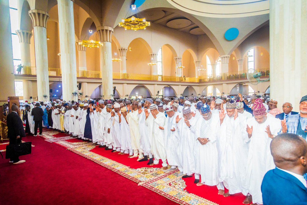 Barkan Mu Da Juma'a 

Today, we observed the Juma'at prayers at the National Mosque, Abuja, together with the President and Commander-in-Chief of the Armed Forces of the Federal Republic of Nigeria, His Excellency Bola Ahmed Tinubu , GCFR and other Muslims.

May Allah SWT accept