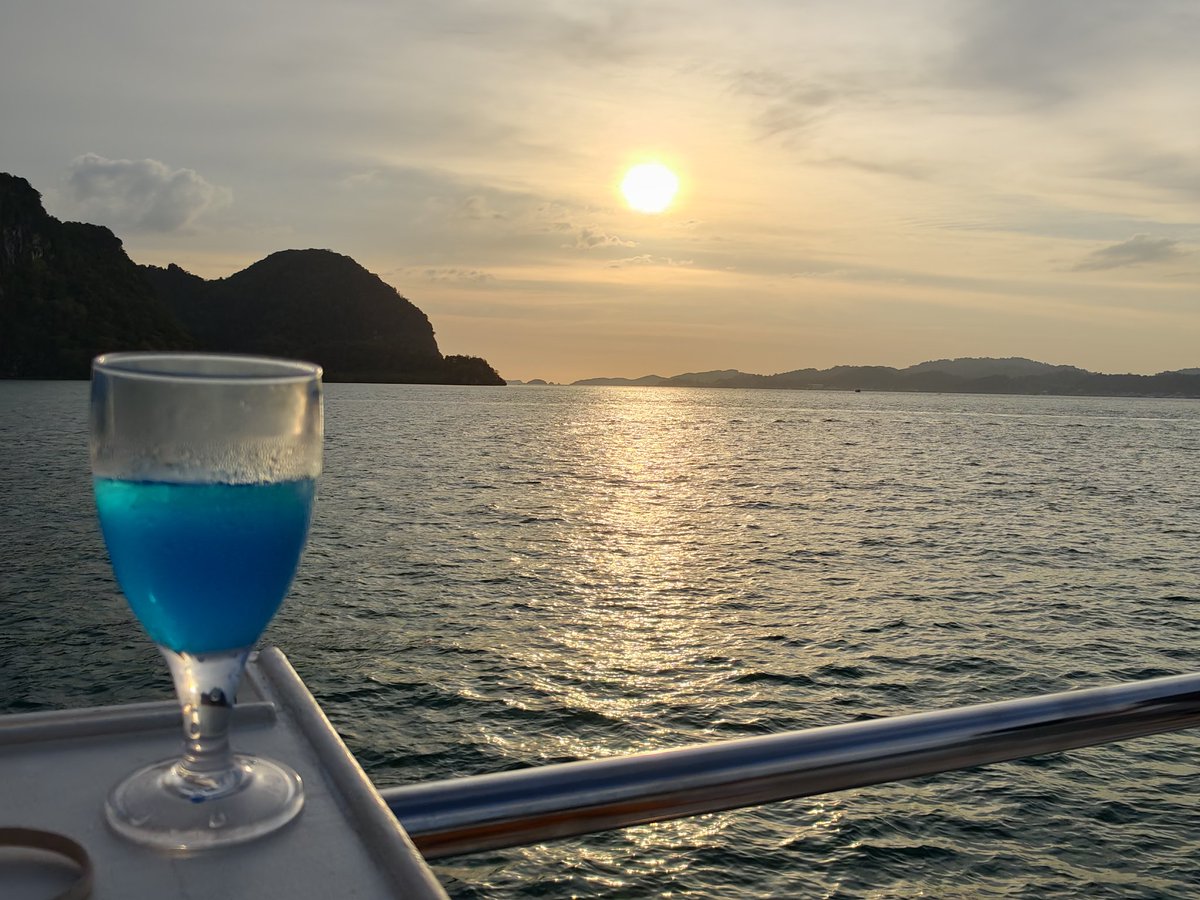 LLer_together's tweet photo. life is always fantastic, right？ https://t.co/r3ACIkjFSA