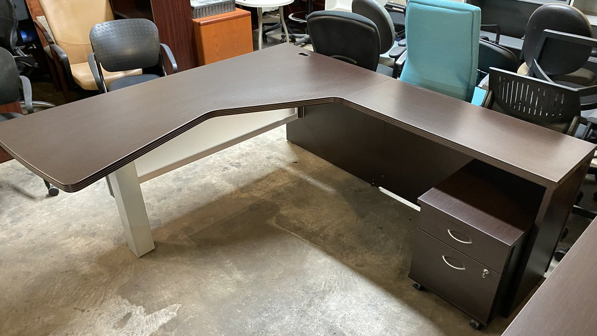 DFSIHOUSTON's tweet photo. Global wood group L shaped desk, commercial grade, espresso finish, one mobile cabinet with lock, wire grommets, dimensions: 6' front x 6.5' right side https://t.co/KyZeKGfjMg