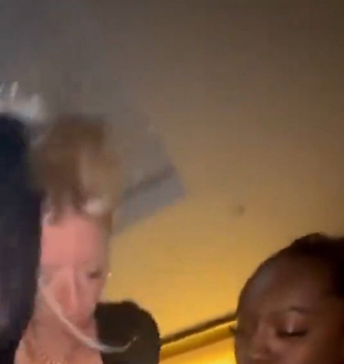 Michaelcol24's tweet image. When bestie comes around 
A thread 🧵