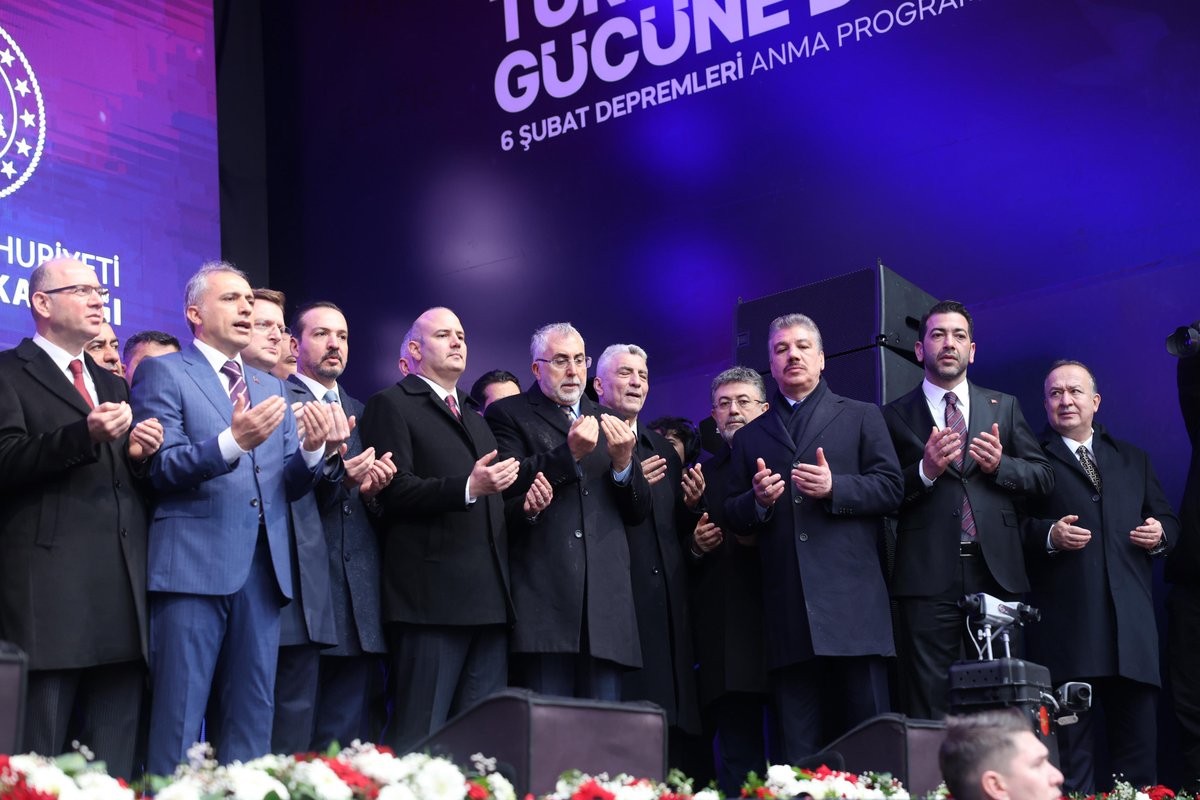 6 Şubat depremlerinin 3. yıl dönümünde; Asrın İnşasının Mimarı Sayın Cumhurbaşkanımız <a href="/RTErdogan/">Recep Tayyip Erdoğan</a>’ın liderliğinde Osmaniye’deyiz.

Küllerinden Doğdu Yine #TürkiyeminGücüneBak programında, kaybettiğimiz vatandaşlarımızı dualarla andık. Şehrimizin daha güçlü ayağa kalkması için