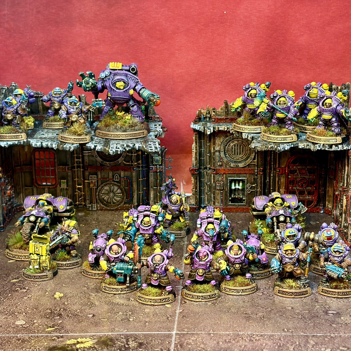 100tungamer's tweet photo. Ironhead Squat Charter Masters and Drill Masters, painted as Votann
#warhammercommunity #warhammer40k #squat #100tungamer #gamesworkshop #gamesworkshop40k #tabletop #minipainting #eobcomplete #slaythegrey https://t.co/VFCpd5q76g