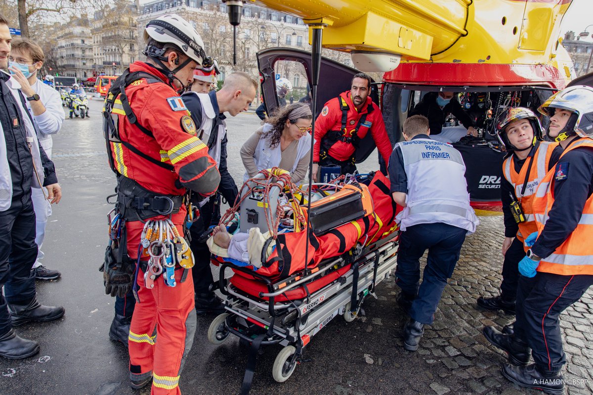 PompiersParis tweet media