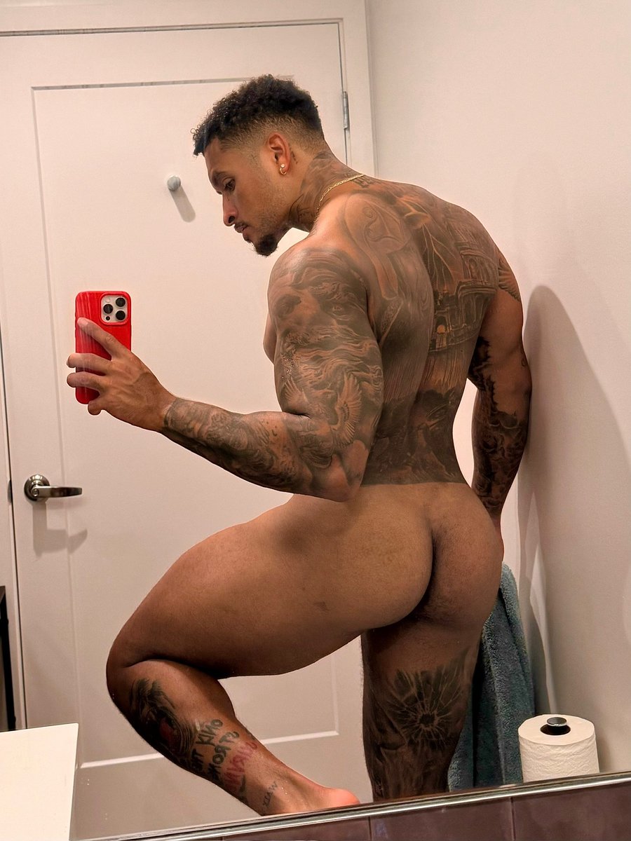 Julius Muscle (@juliusmuscle39) on Twitter photo 