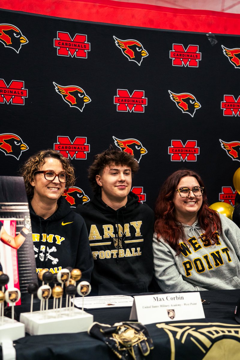 corbin_maximus's tweet photo. AGTG! Finally signed! I’m so blessed to be able to continue my athletic and academic journey at the Army West Point! Thank you to everyone who’s helped me throughout my journey, whether big or small. I’m very grateful! #4JC
@CoachJuice17 @JayMarch @FootballMelissa @MattNally1 https://t.co/hXOgdVjkn1